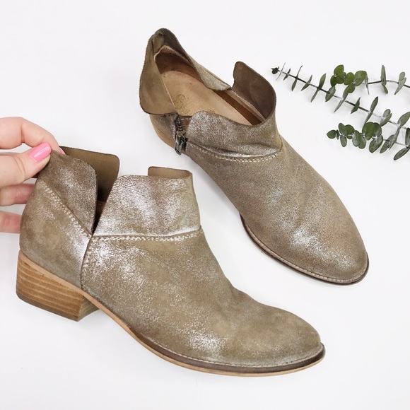 Anthropologie Shoes - Anthropologie Seychelles metallic “snare” booties